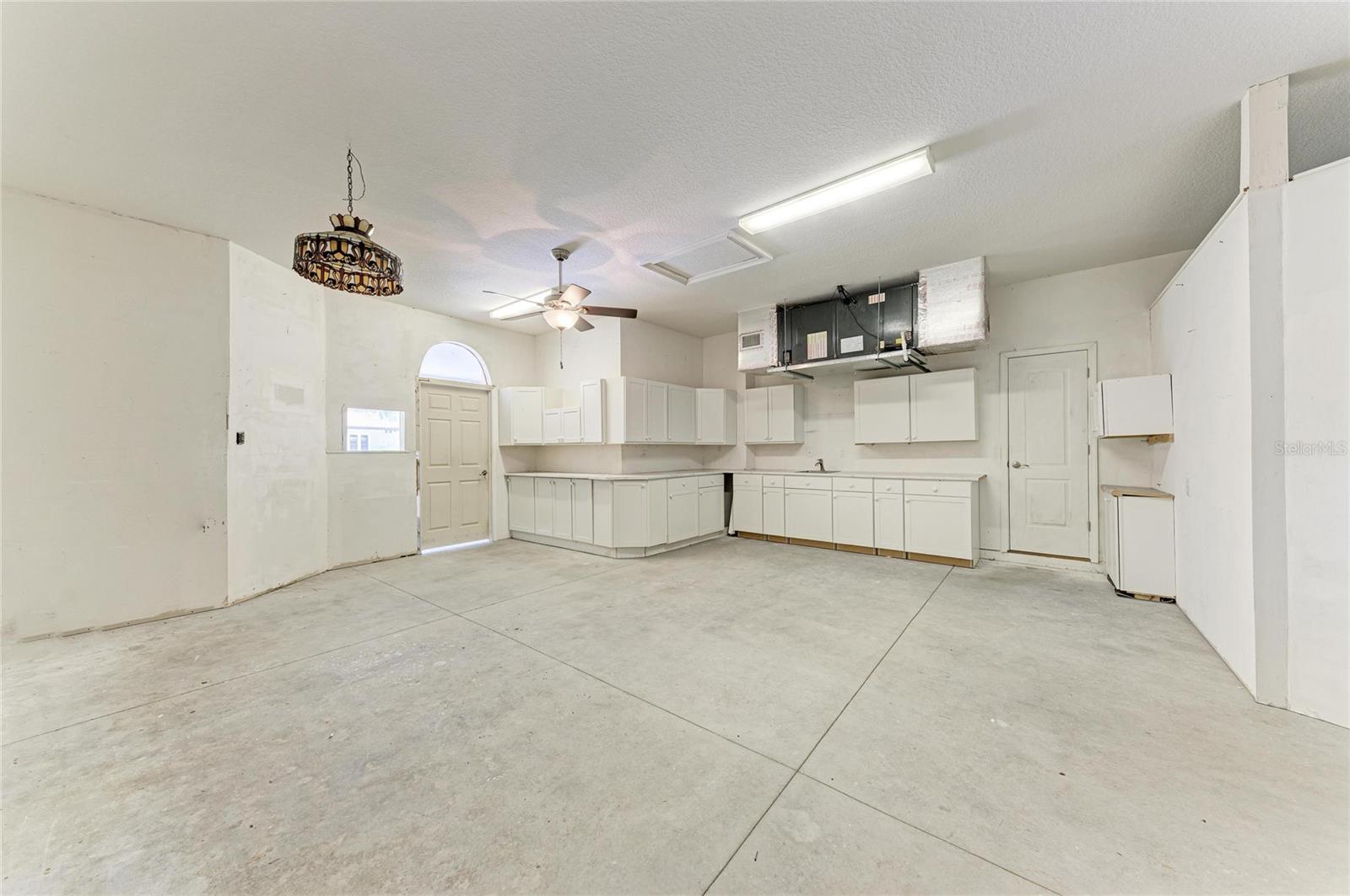 347 BAYSHORE DR