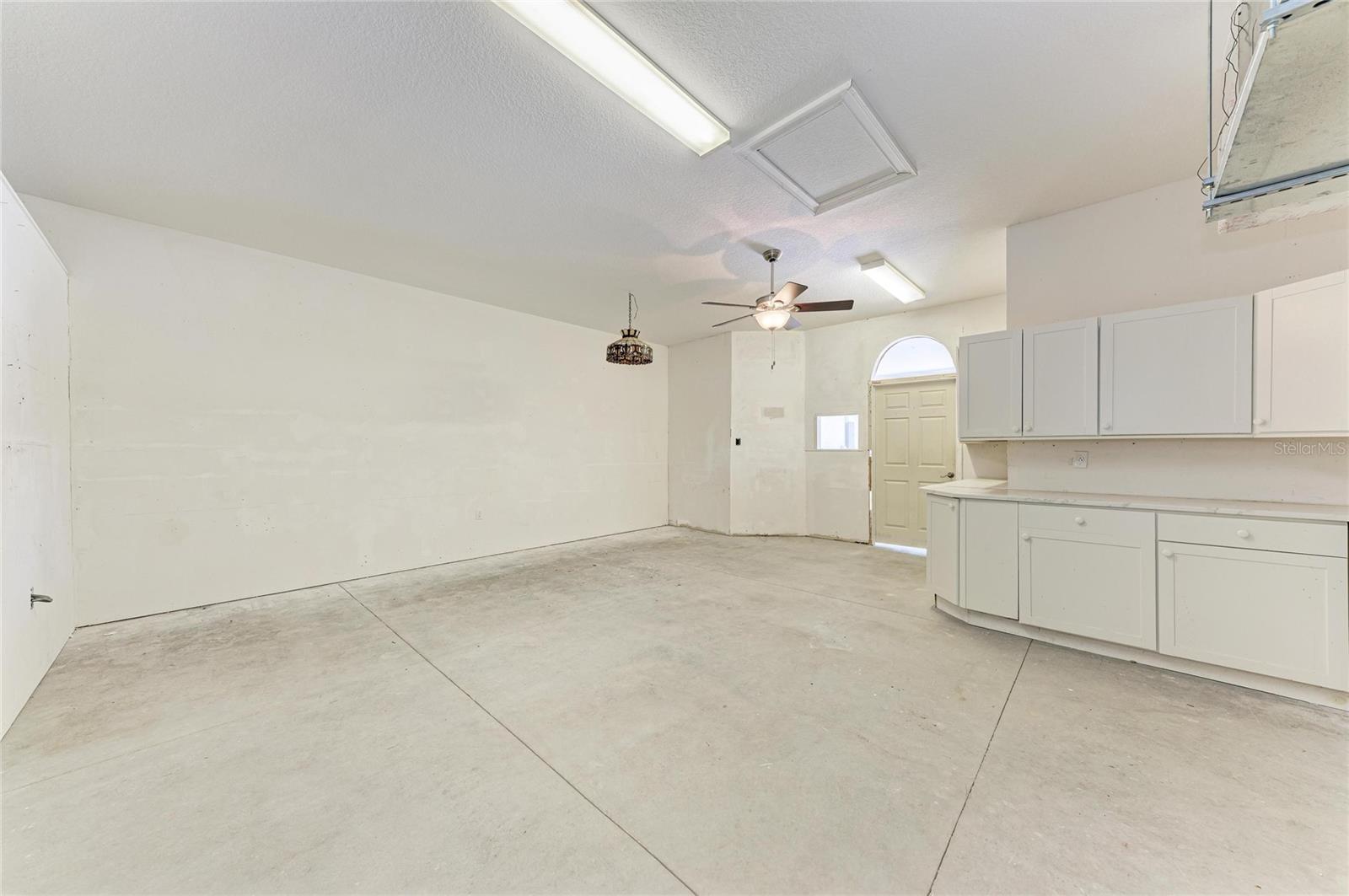 347 BAYSHORE DR