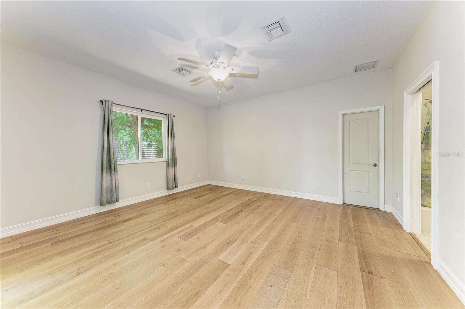 347 BAYSHORE DR