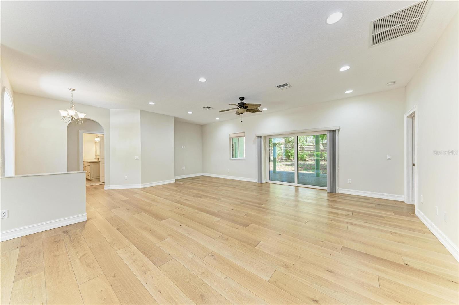 347 BAYSHORE DR