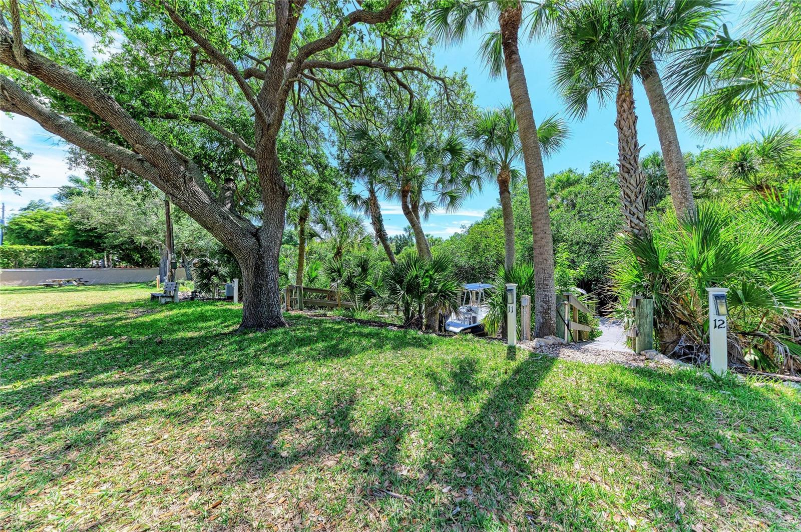 347 BAYSHORE DR