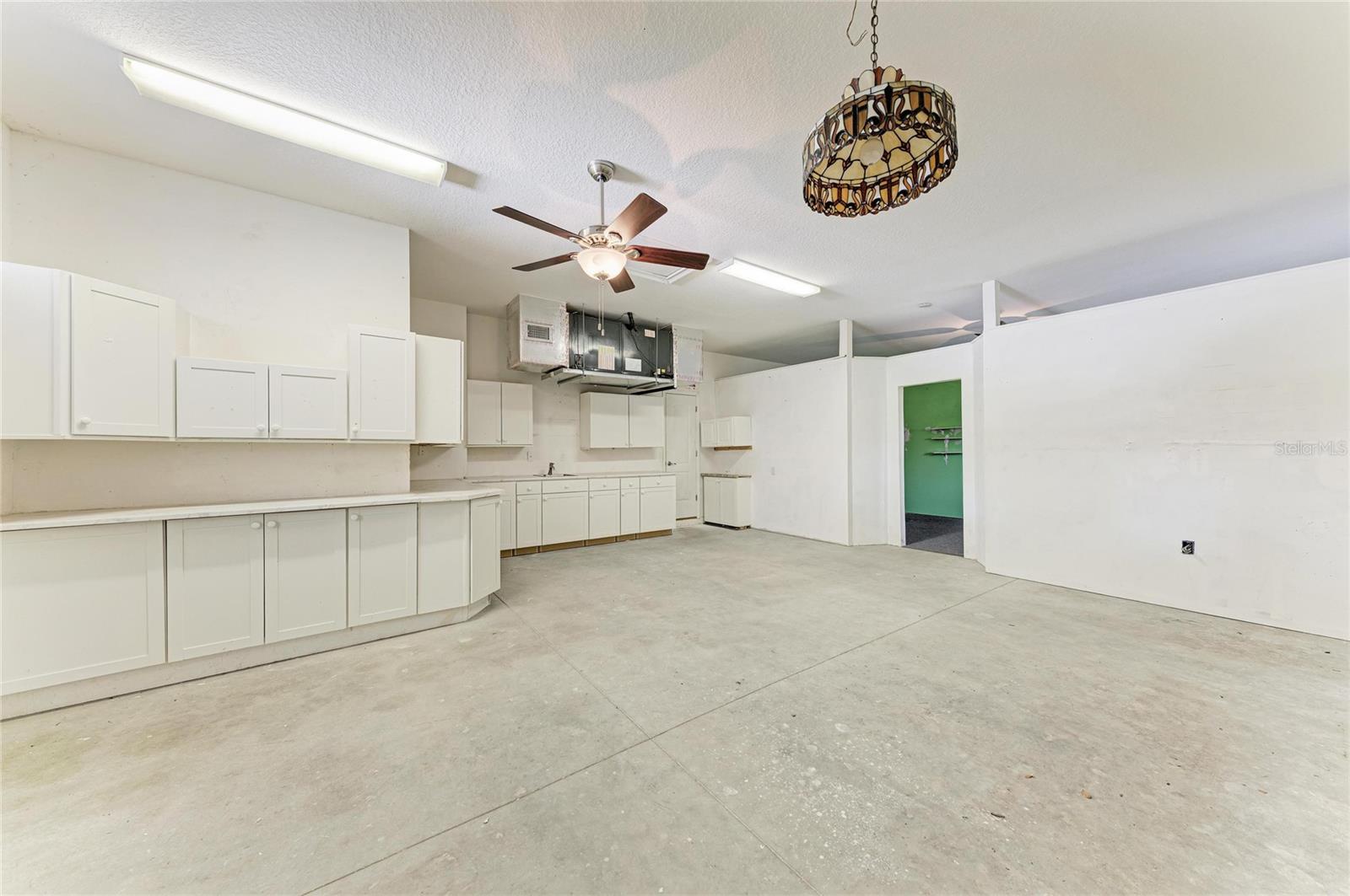 347 BAYSHORE DR