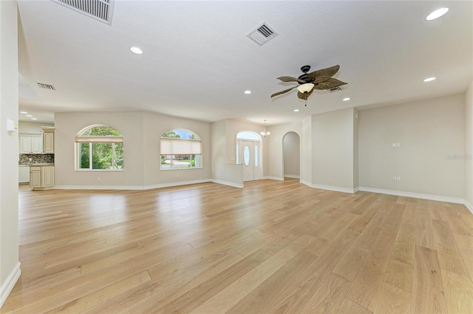 347 BAYSHORE DR