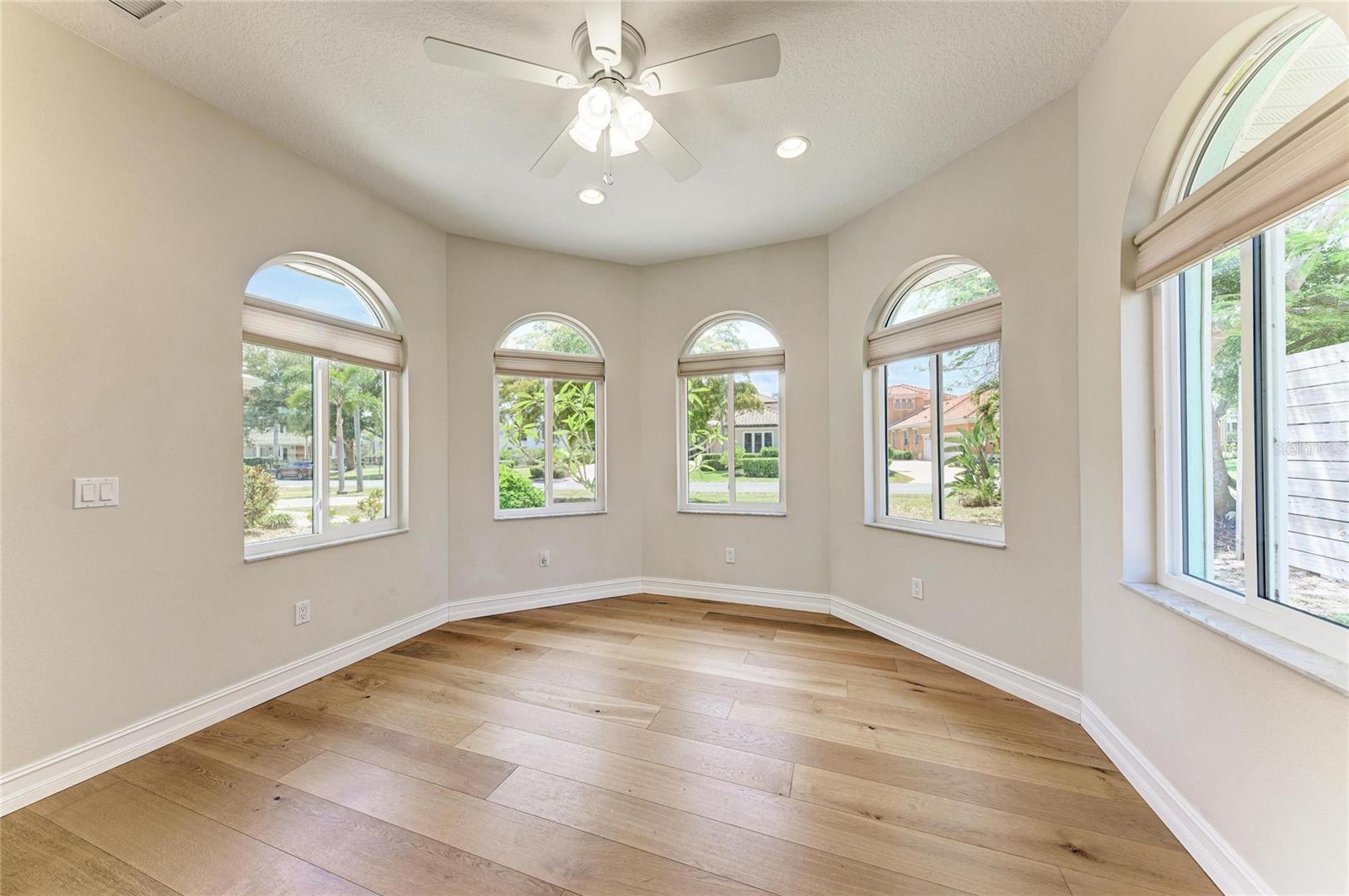 347 BAYSHORE DR