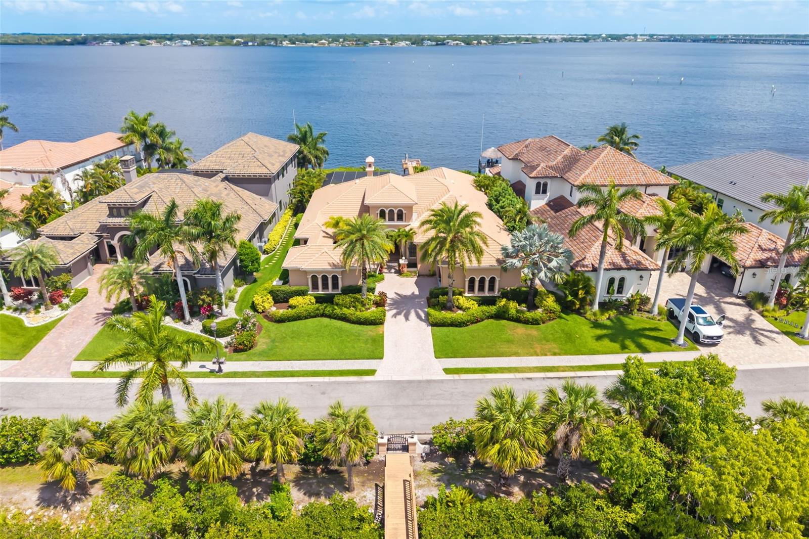 4015 HAWK ISLAND DR