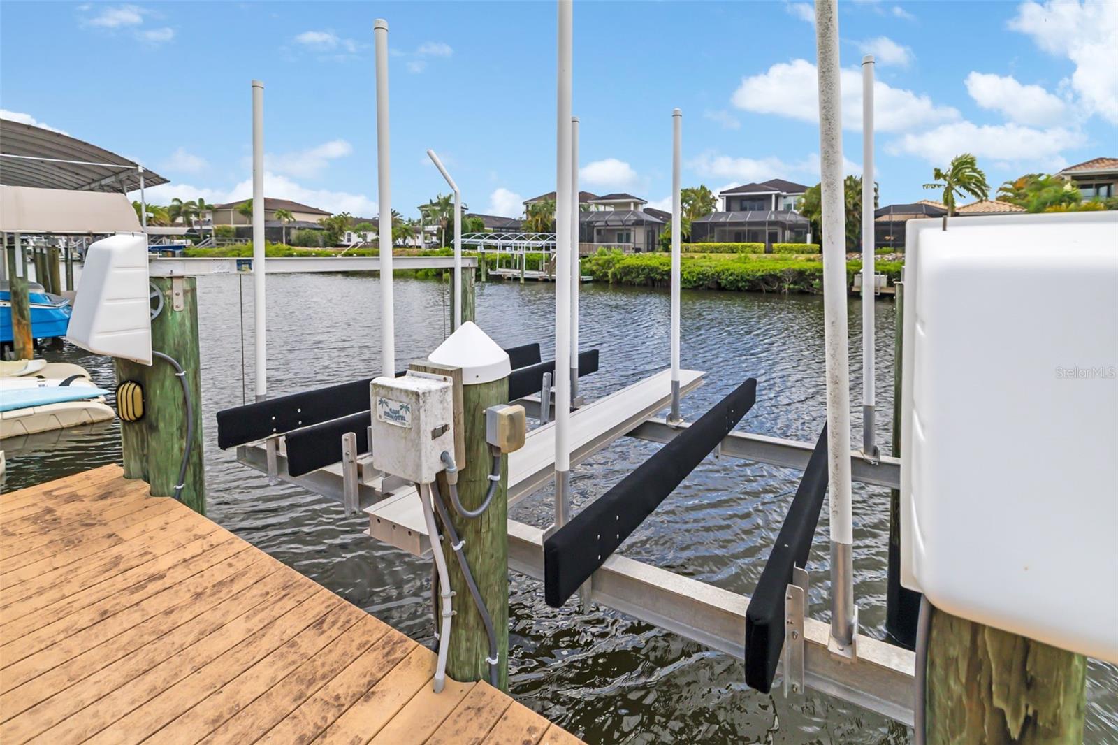 4015 HAWK ISLAND DR
