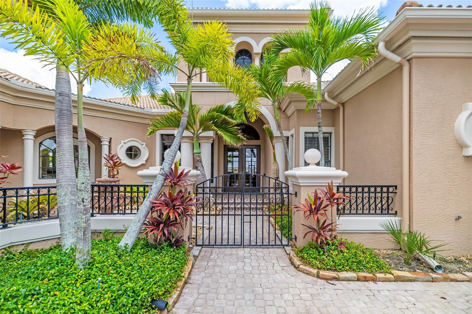 4015 HAWK ISLAND DR