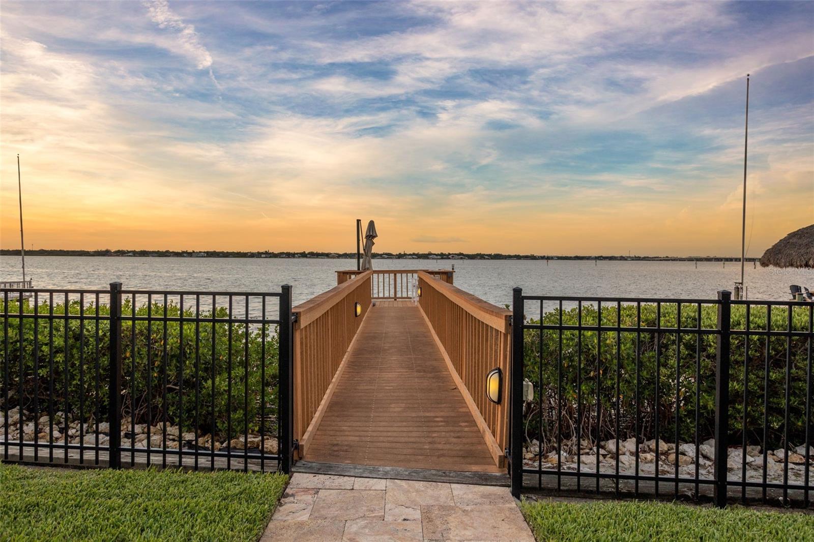 4015 HAWK ISLAND DR