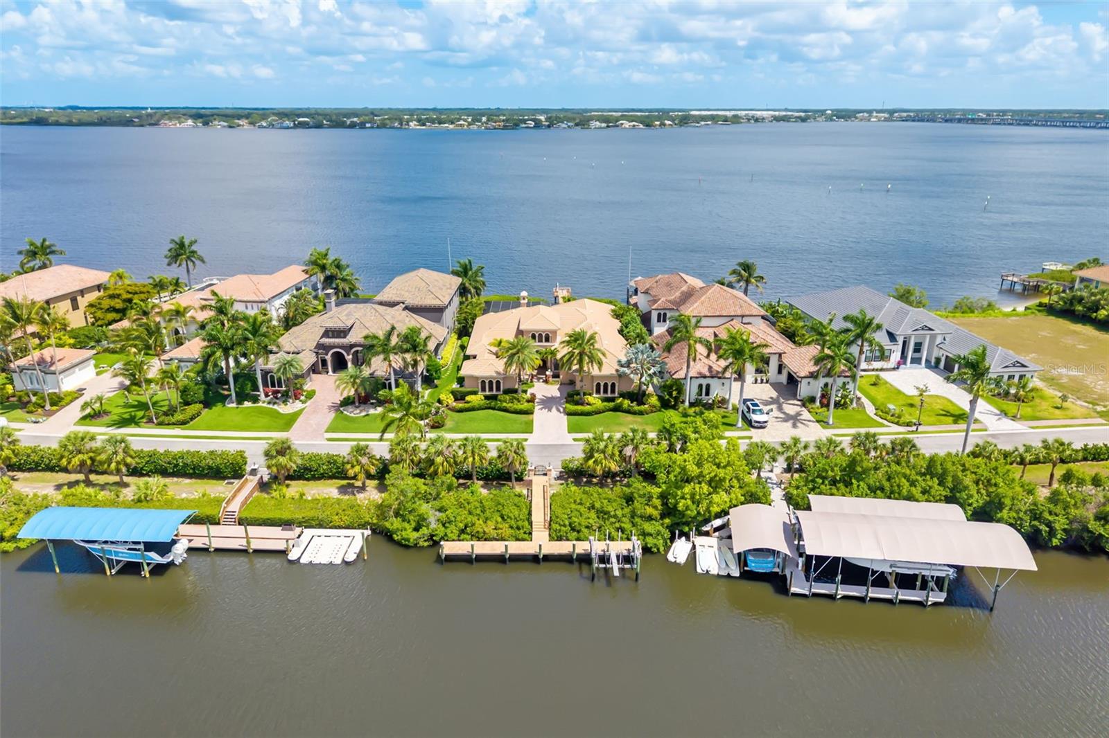 4015 HAWK ISLAND DR