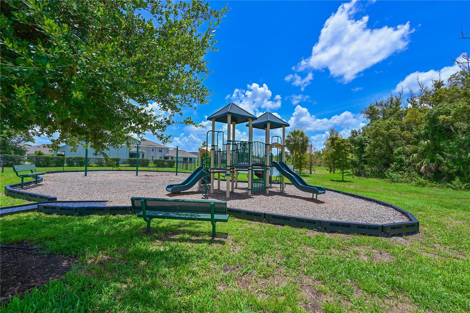 2635 GREENLEAF TER