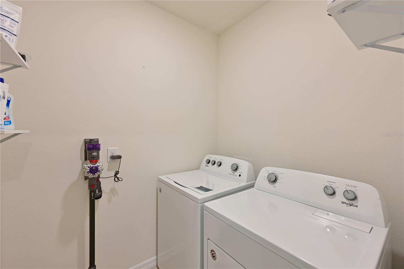 2635 GREENLEAF TER