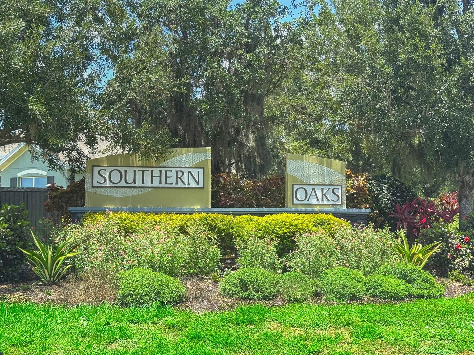 2635 GREENLEAF TER