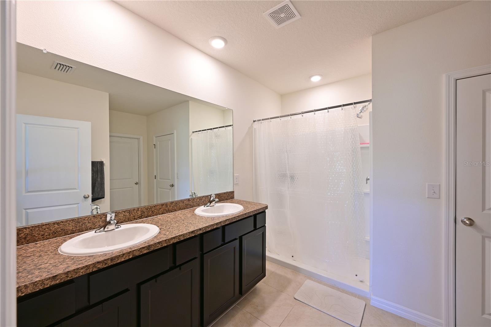 2635 GREENLEAF TER