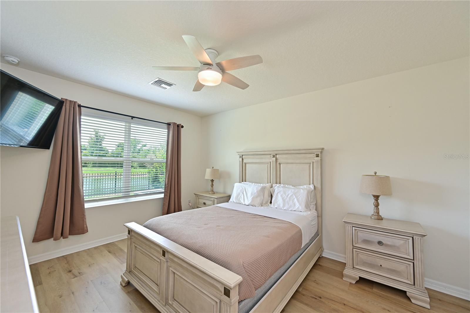 2635 GREENLEAF TER