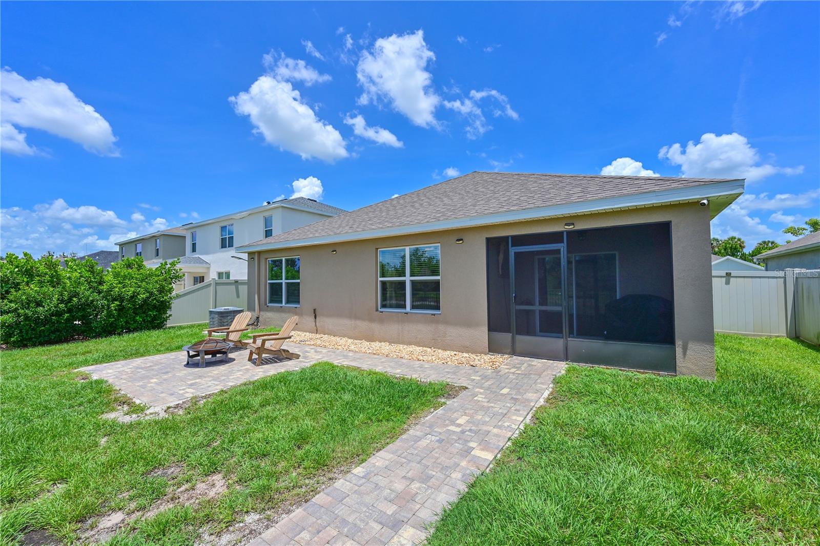 2635 GREENLEAF TER