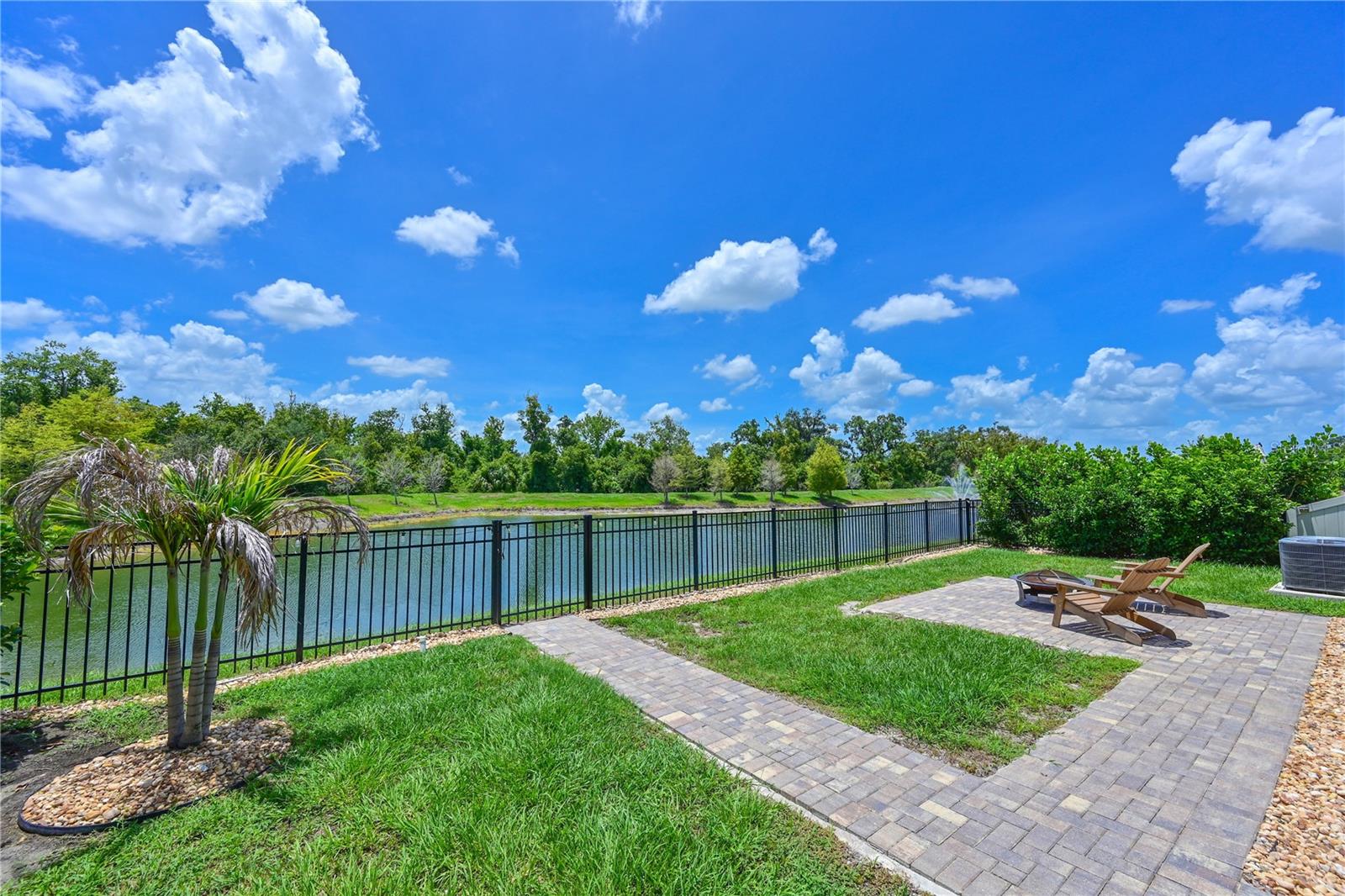 2635 GREENLEAF TER
