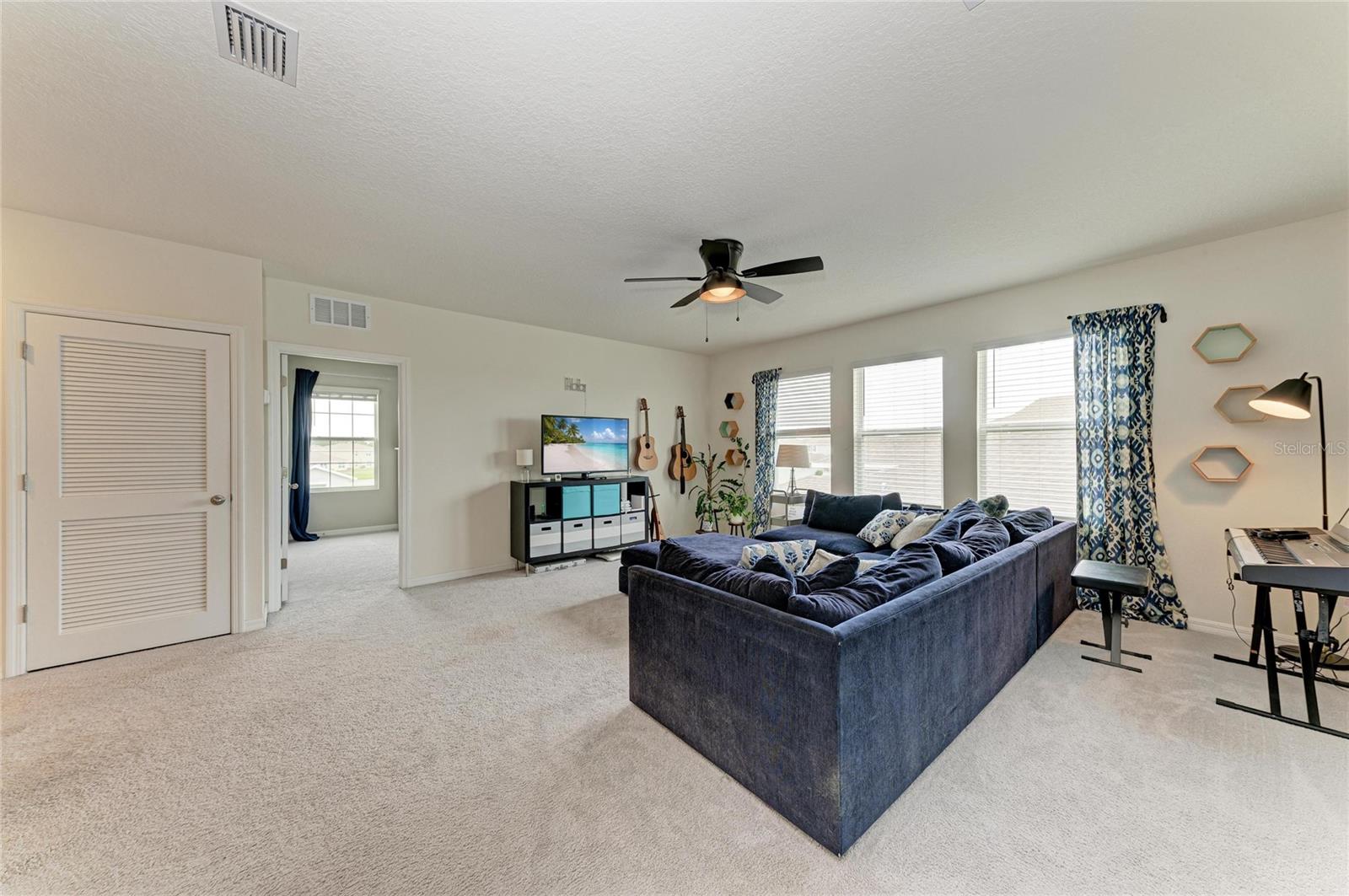 10815 CHARLOTTE DR