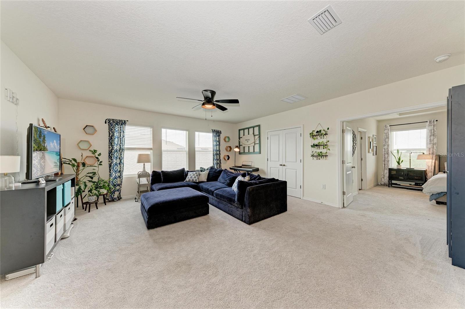 10815 CHARLOTTE DR