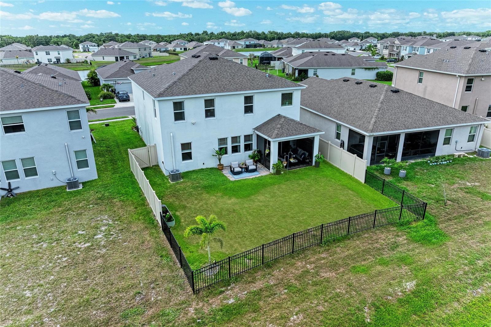 10815 CHARLOTTE DR