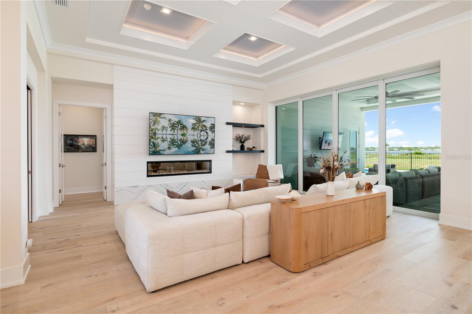 1905 4TH ST E