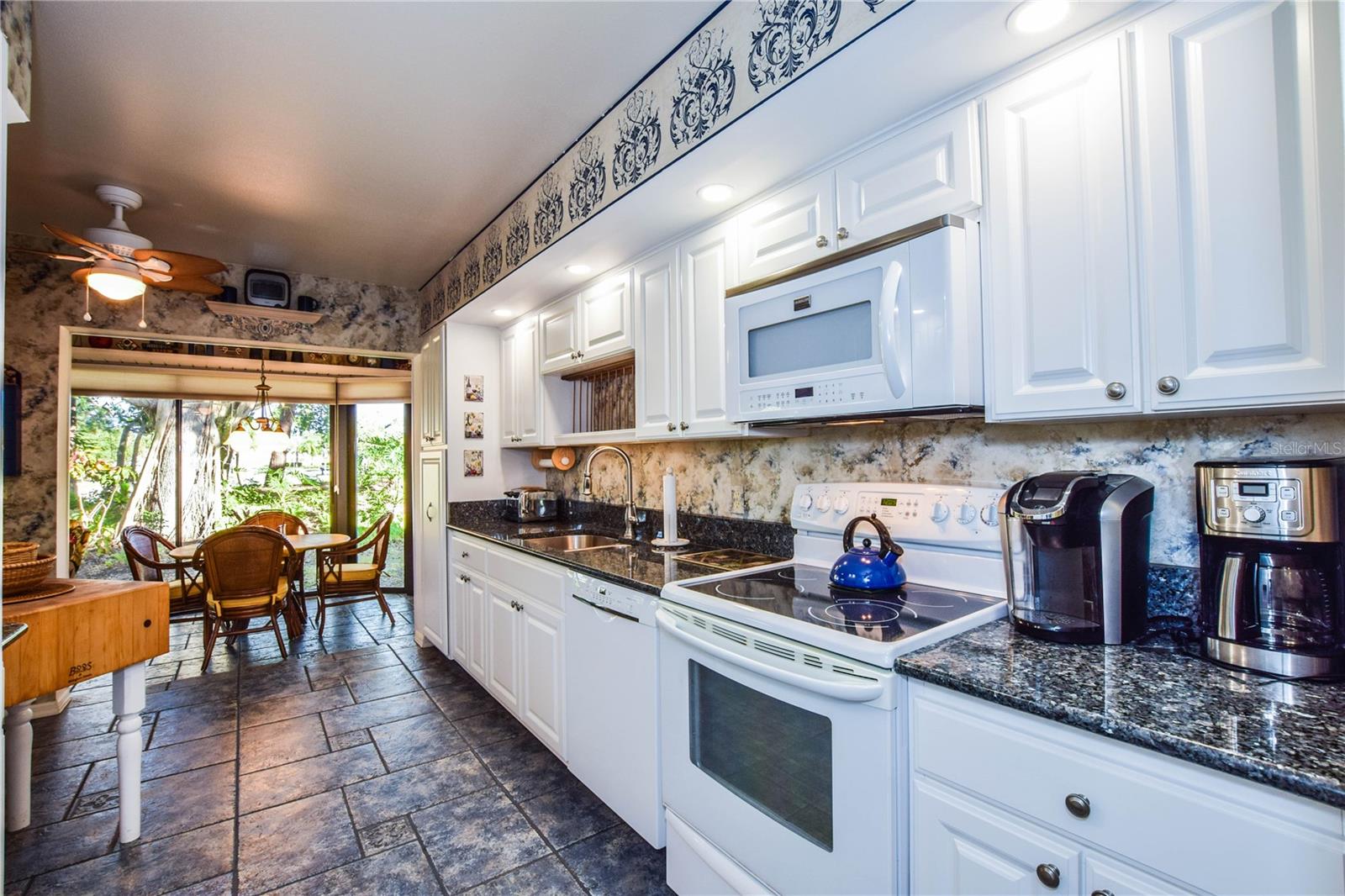 316 PEMBROKE LN #190