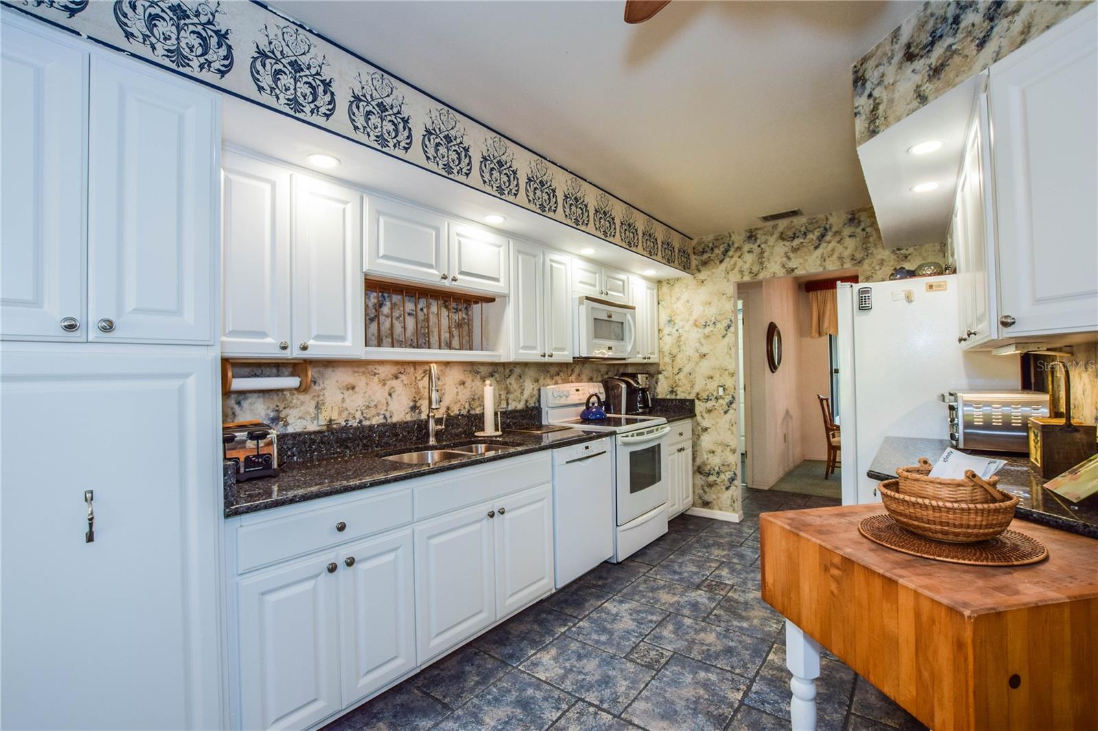 316 PEMBROKE LN #190