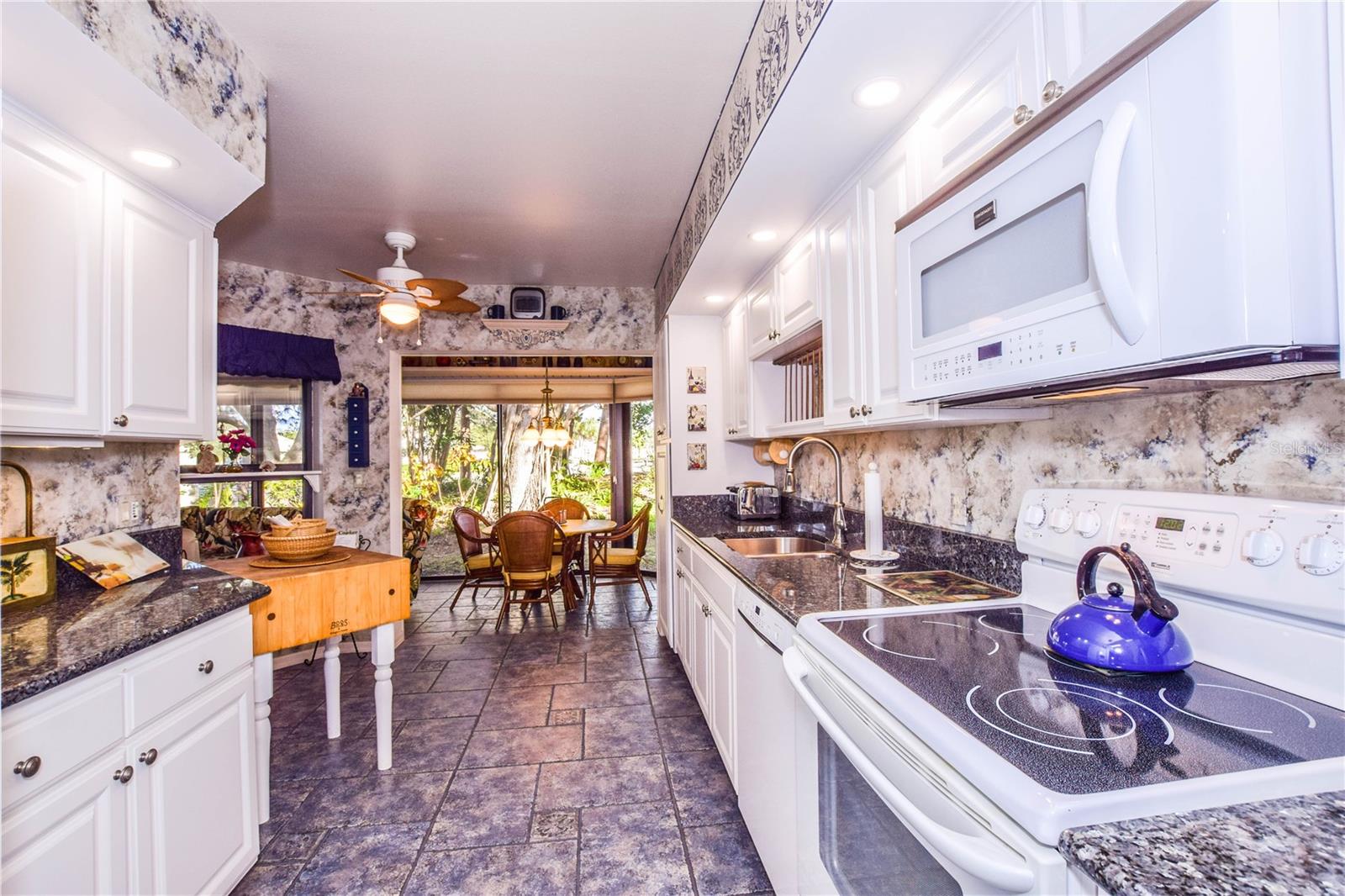 316 PEMBROKE LN #190