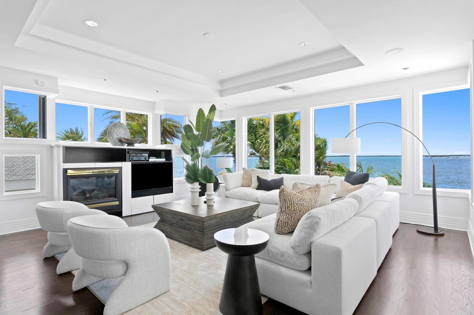 1746 SANTA BARBARA DR