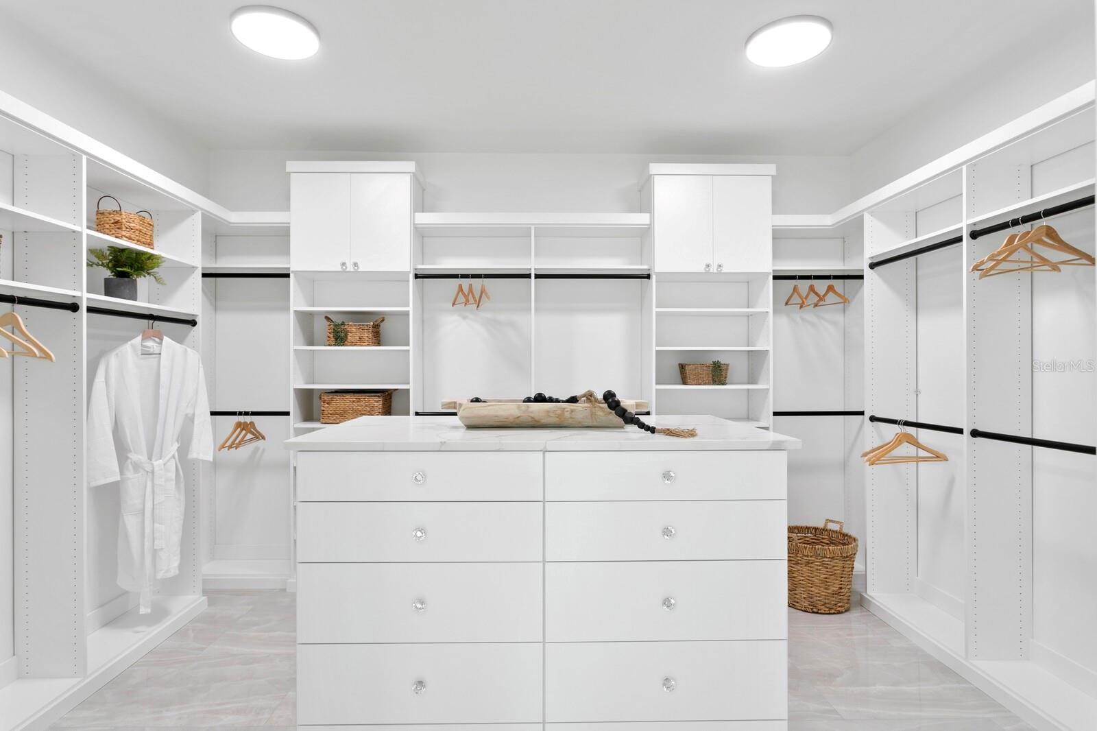 1746 SANTA BARBARA DR