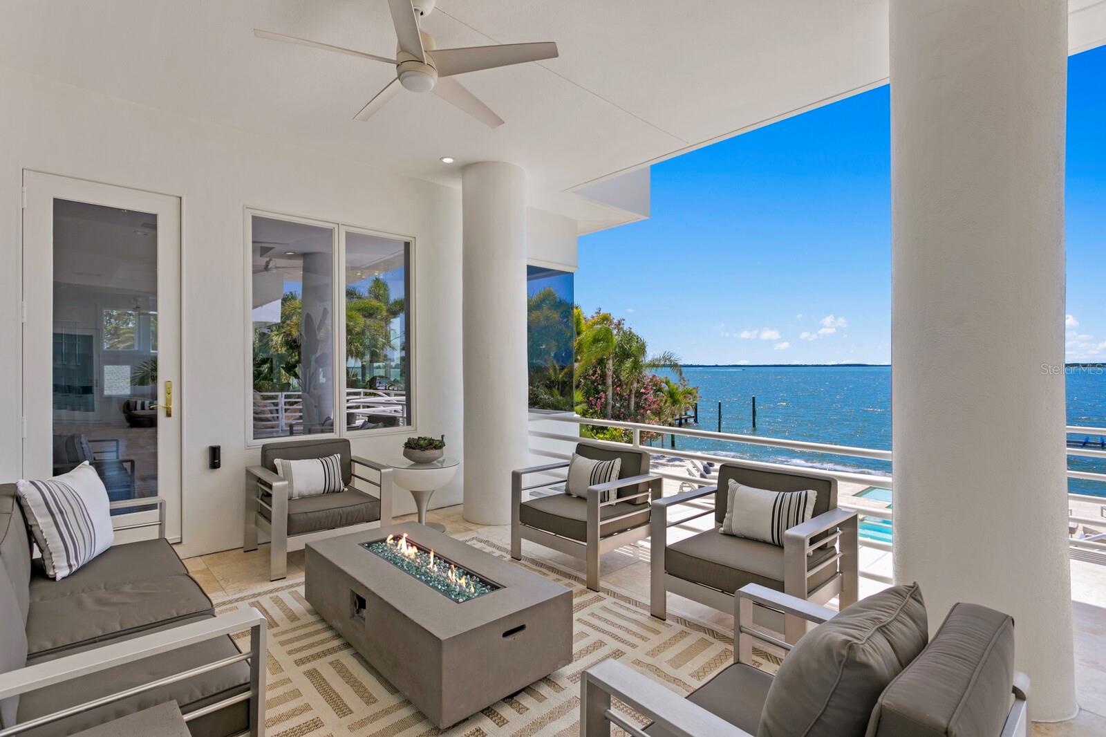 1746 SANTA BARBARA DR