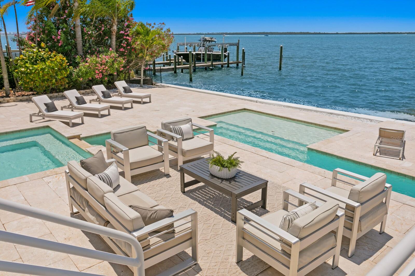 1746 SANTA BARBARA DR