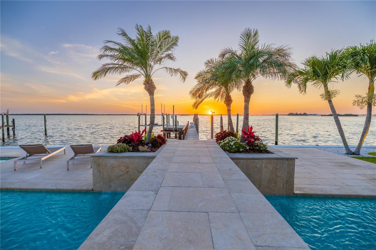 1746 SANTA BARBARA DR