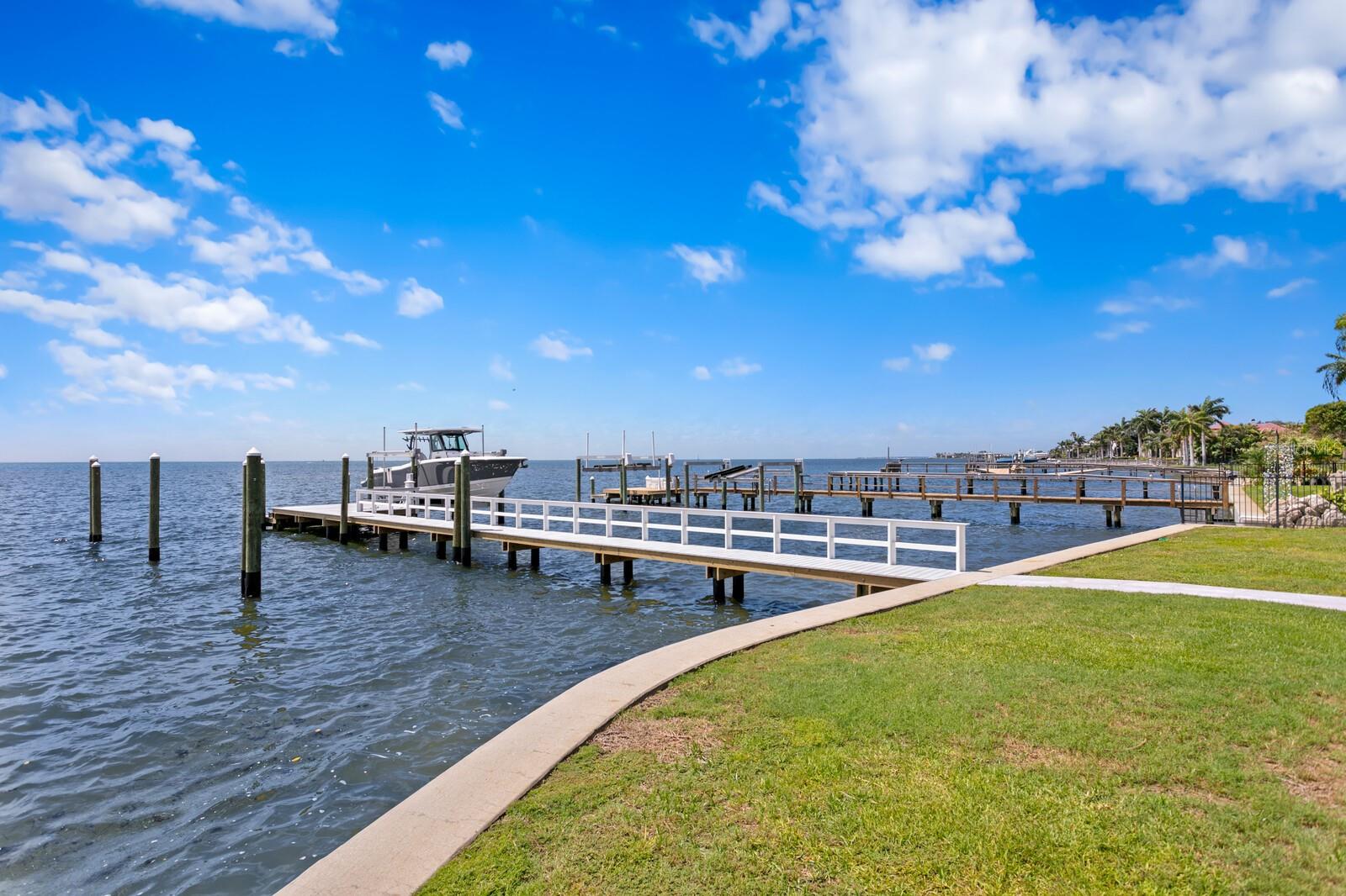 4611 BAYSHORE BLVD NE