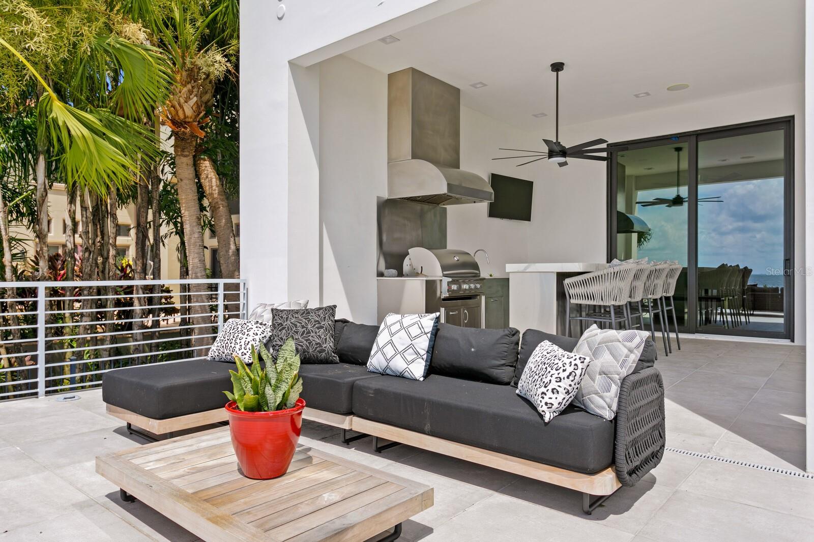 4611 BAYSHORE BLVD NE