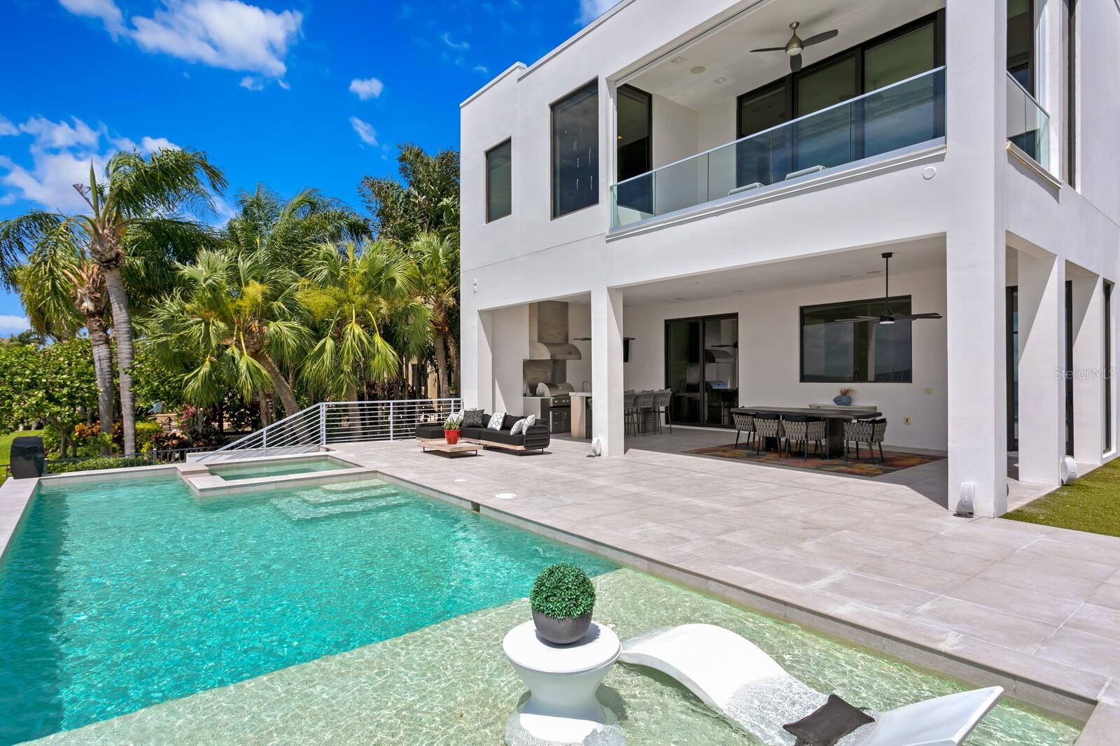 4611 BAYSHORE BLVD NE