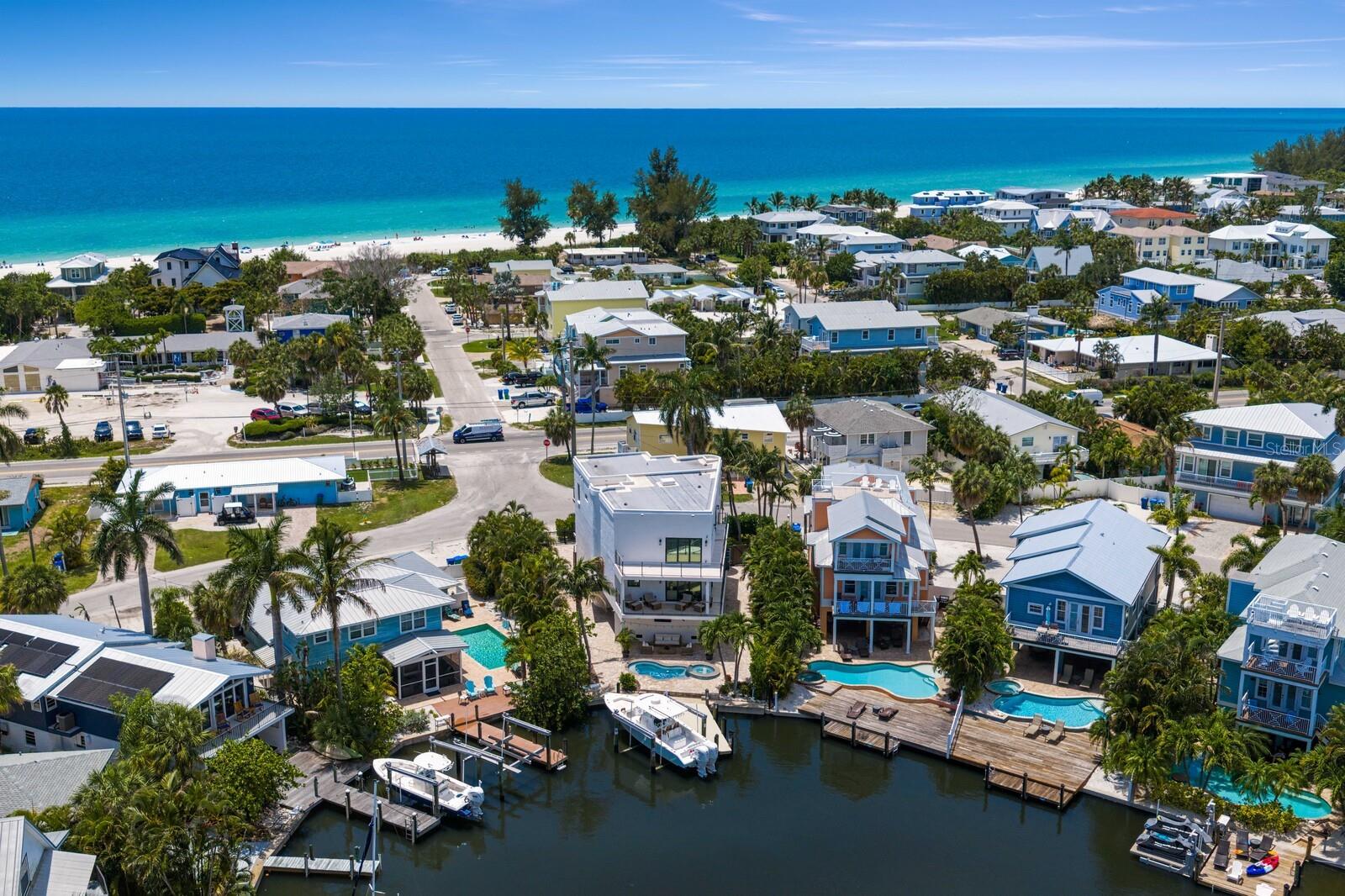 201 N HARBOR DR