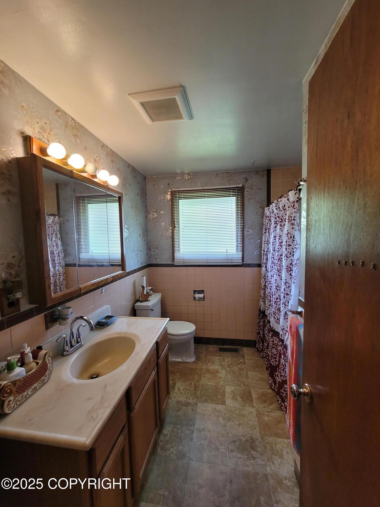 223 Lakeview Drive