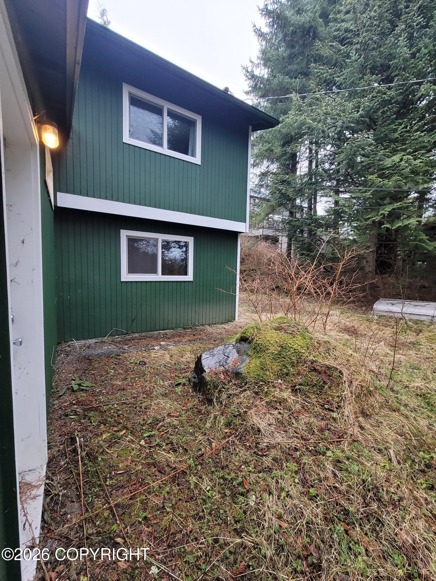 205 Lakeview Drive