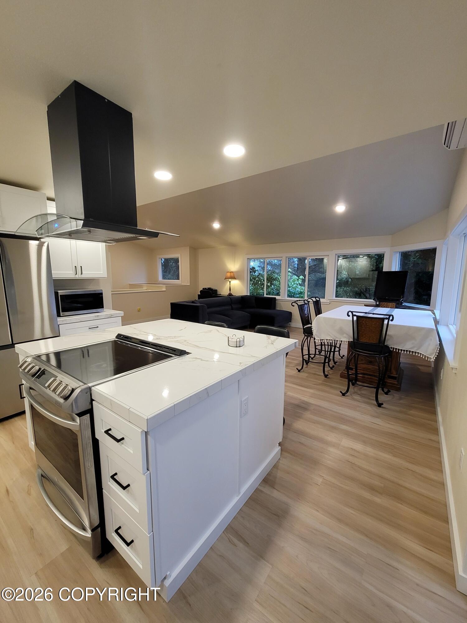 205 Lakeview Drive