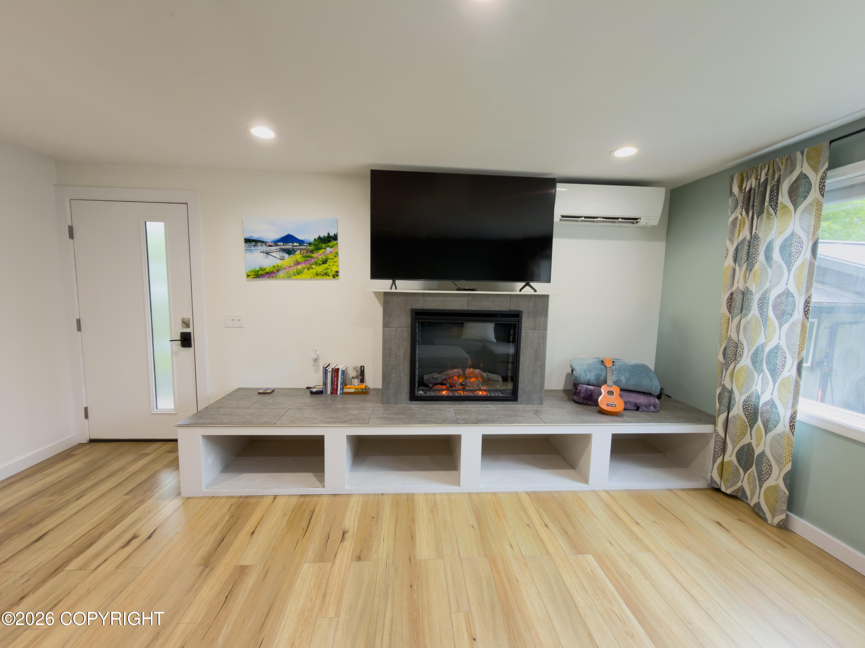 1729 Edgecumbe Drive