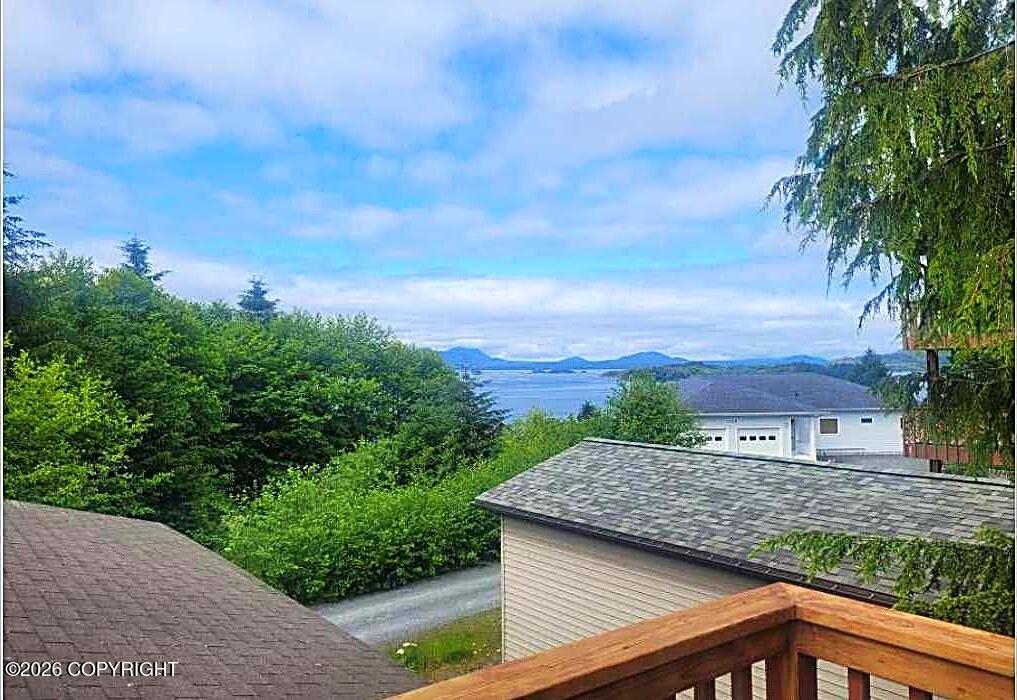 1729 Edgecumbe Drive