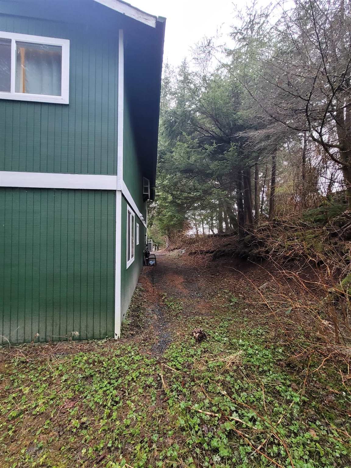 205 Lakeview Drive