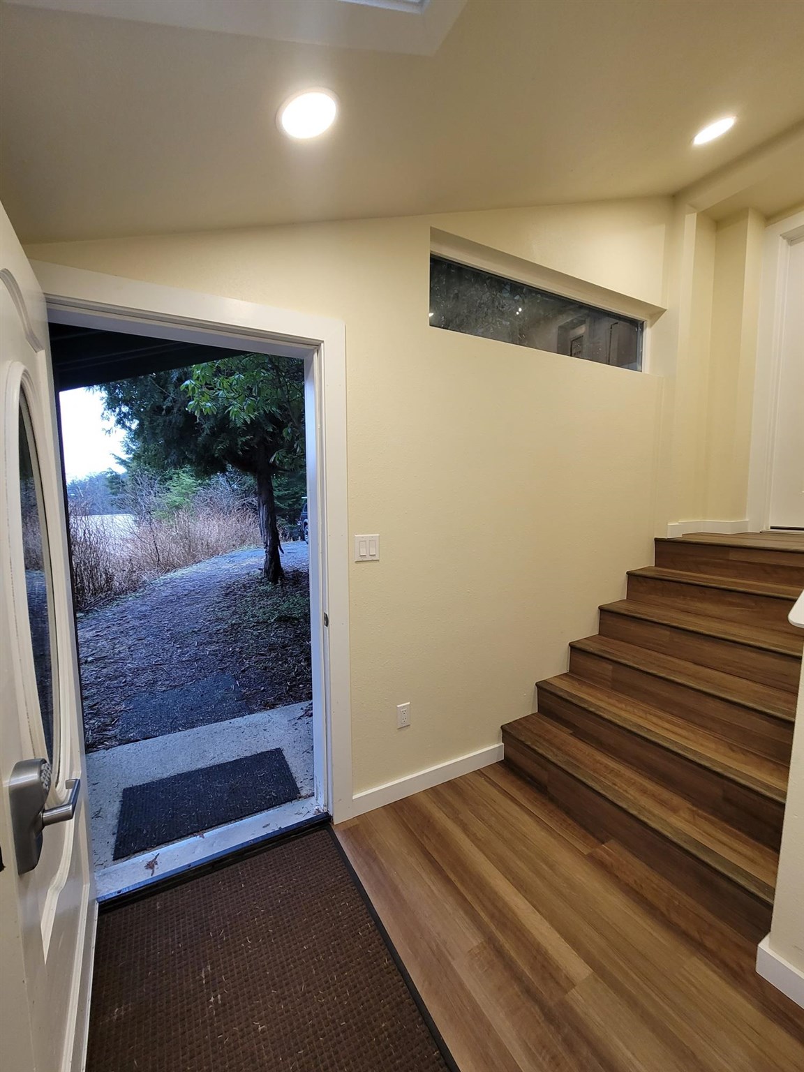 205 Lakeview Drive