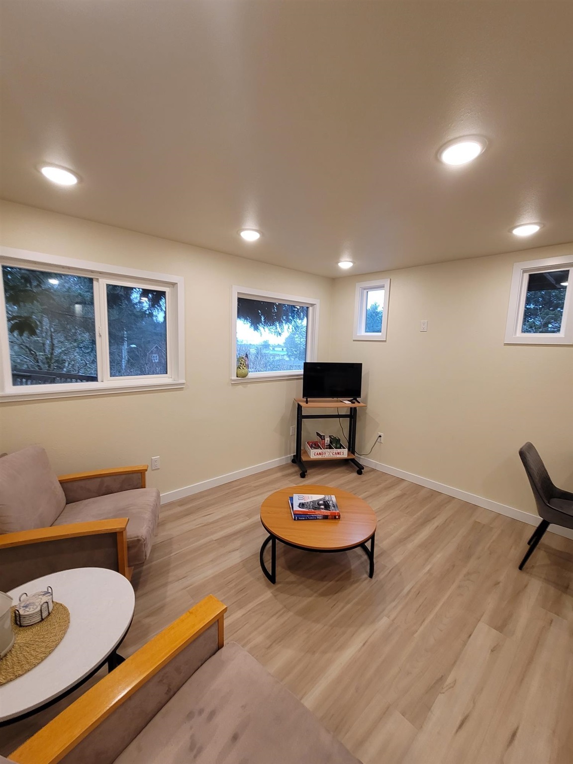 205 Lakeview Drive