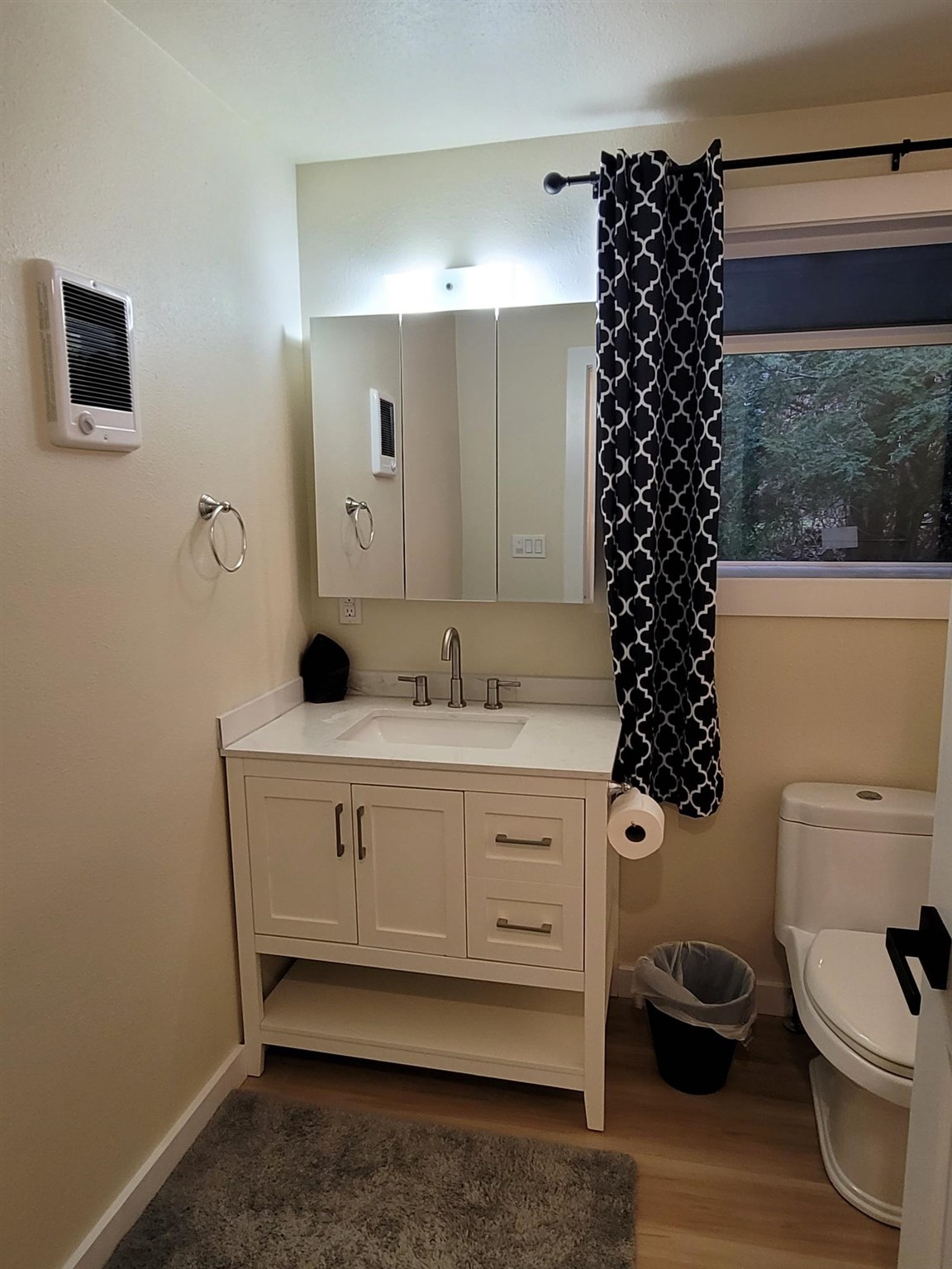 205 Lakeview Drive