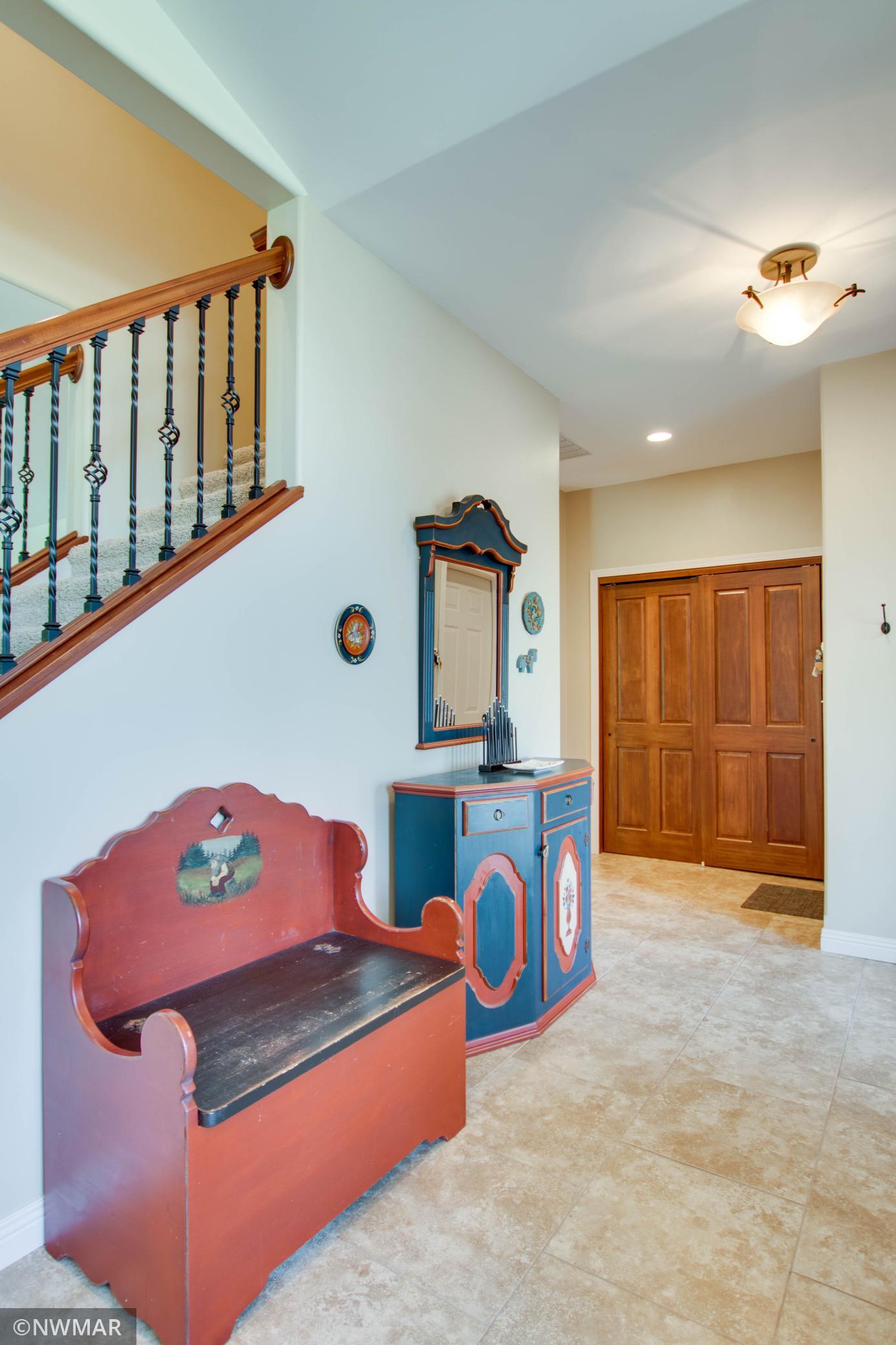 4240 Irvine Avenue NW Unit: 18