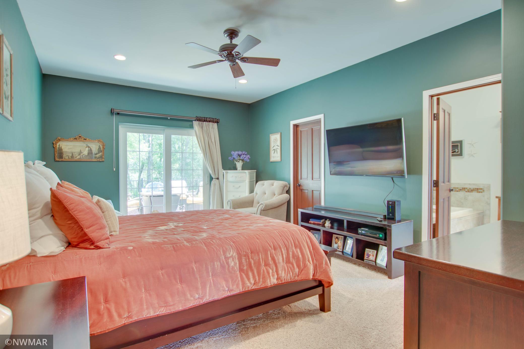 4240 Irvine Avenue NW Unit: 18