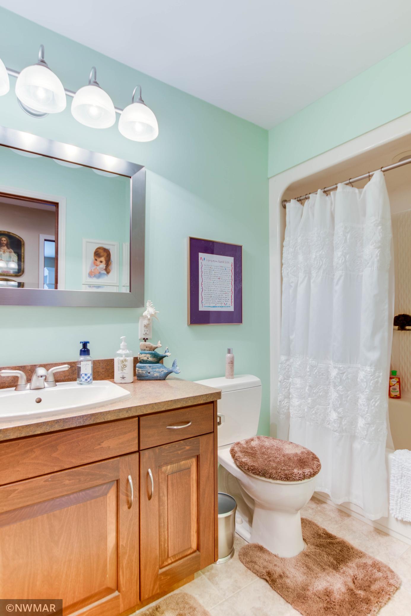 4240 Irvine Avenue NW Unit: 18