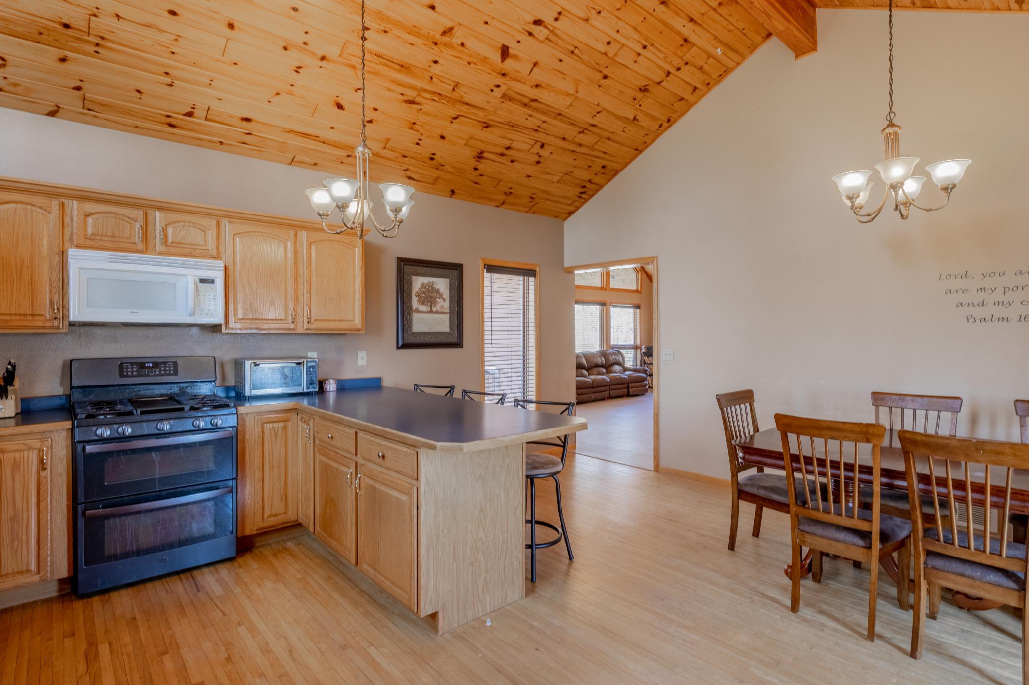32557 County 30