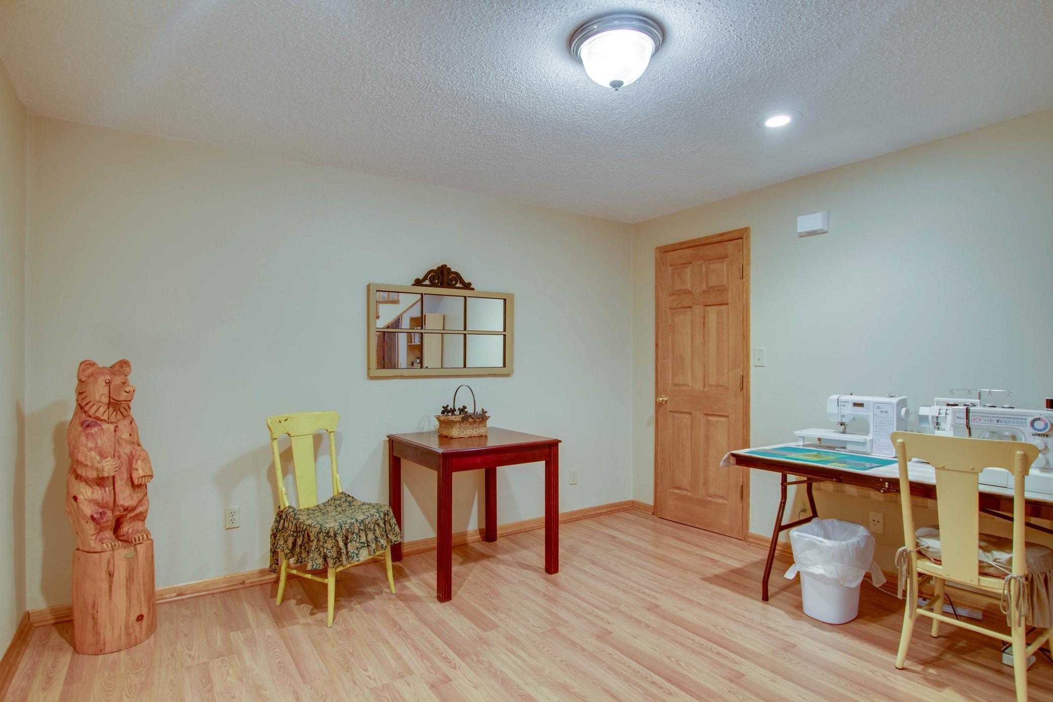 25079 County 9